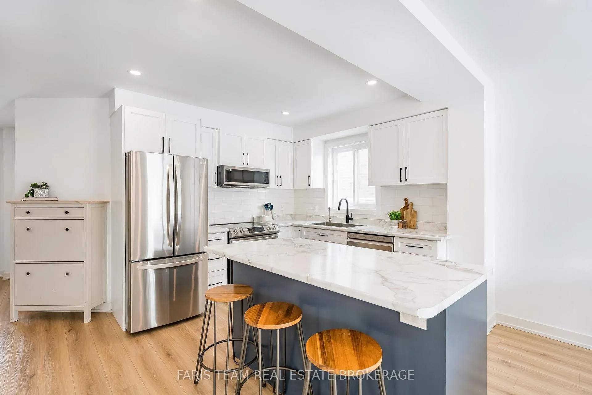 Photo 6 of 6 Majesty Boulevard, Barrie, Innis-Shore — HOMEH