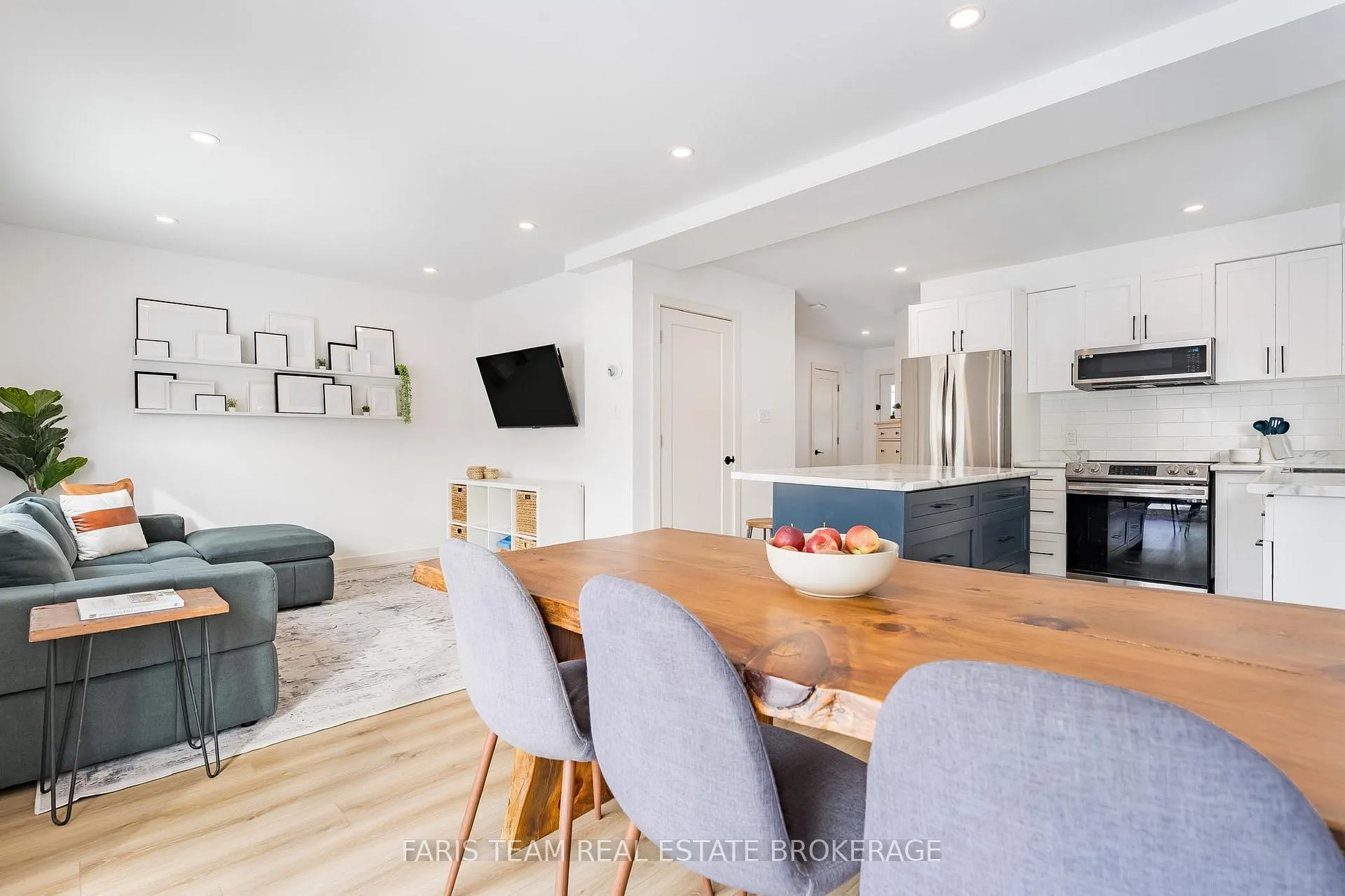 Photo 12 of 6 Majesty Boulevard, Barrie, Innis-Shore — HOMEH