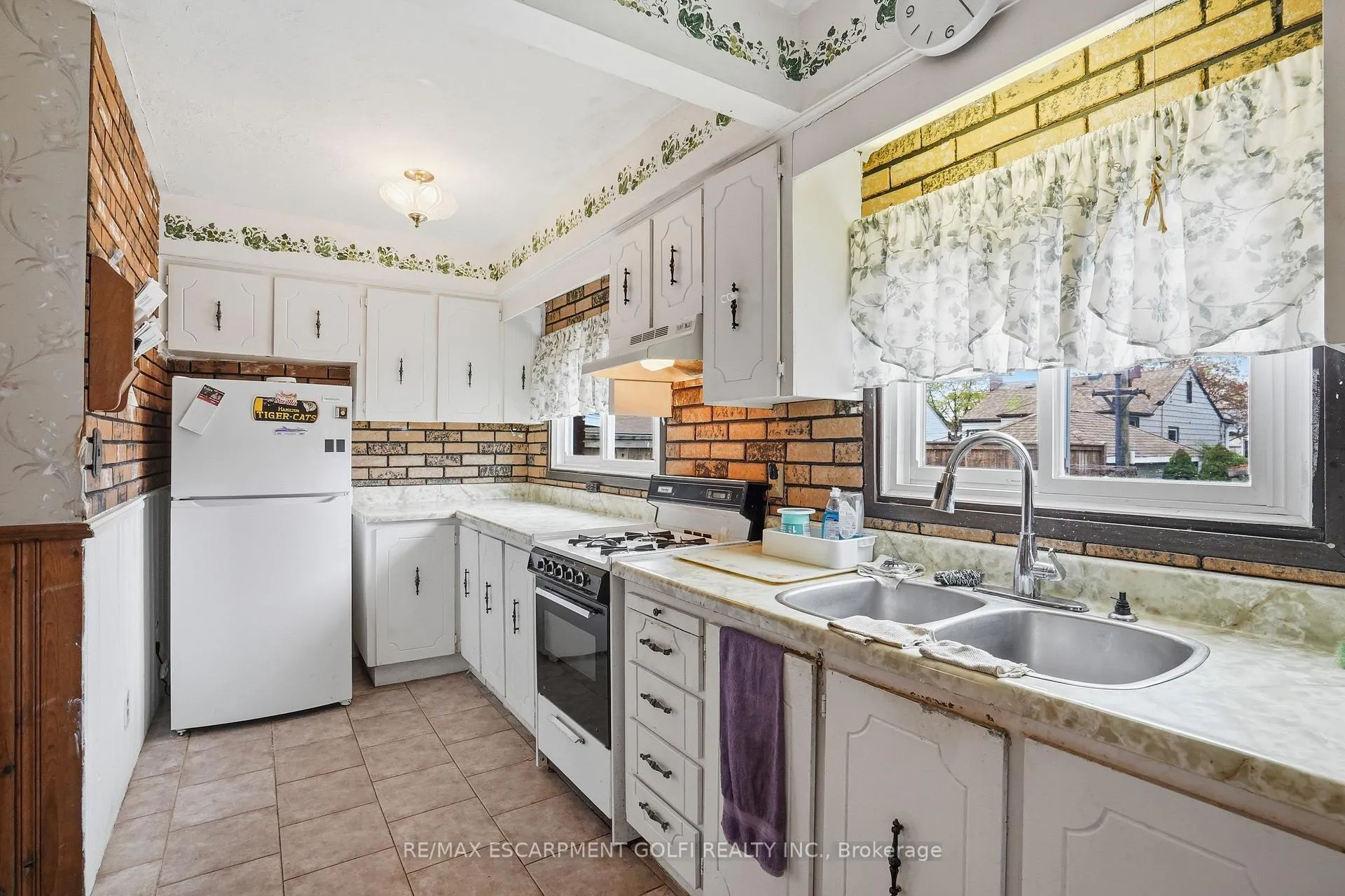Photo 7 of 105 Tolton Avenue, Hamilton, Normanhurst — HOMEH