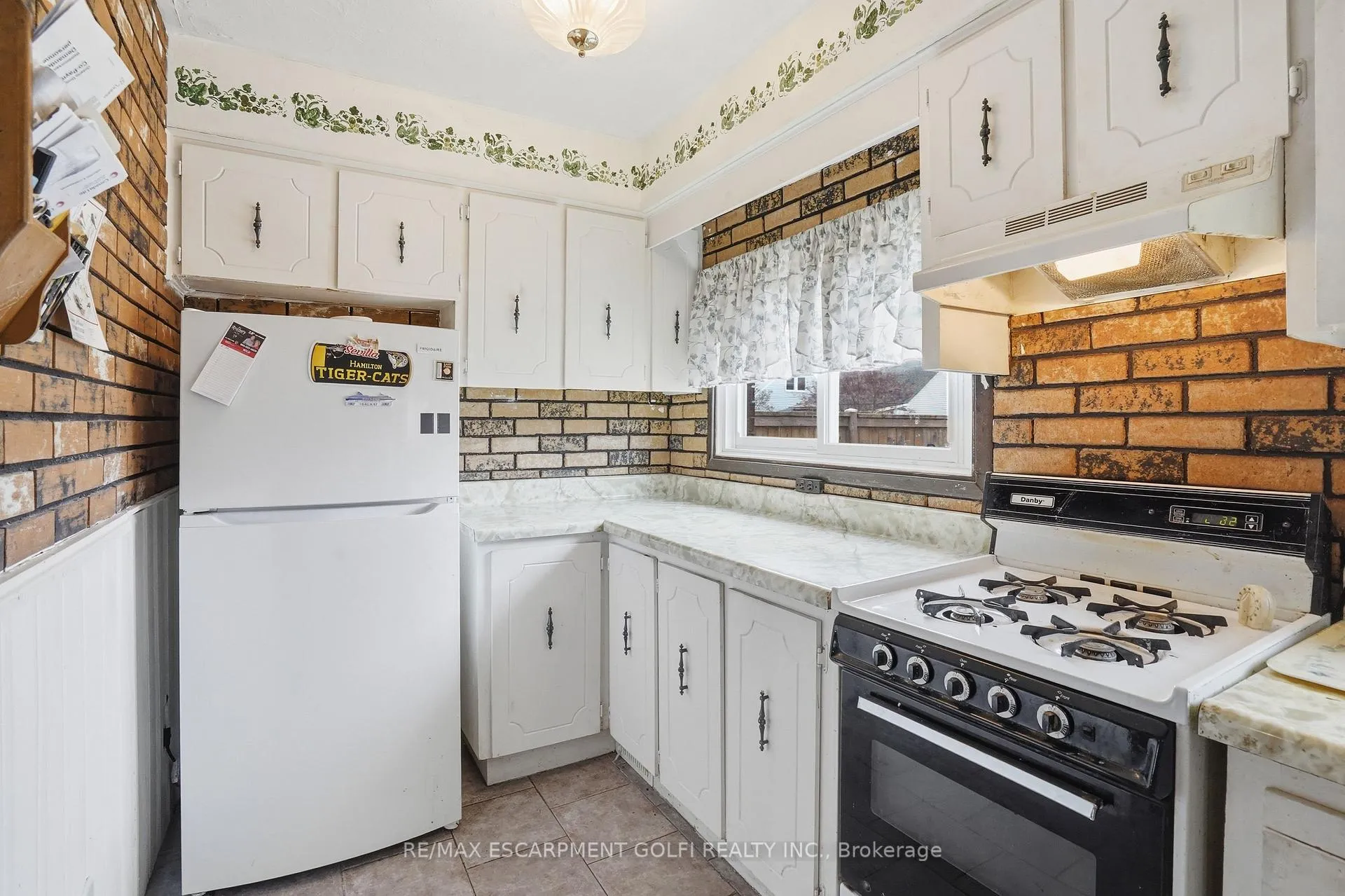 Photo 8 of 105 Tolton Avenue, Hamilton, Normanhurst — HOMEH