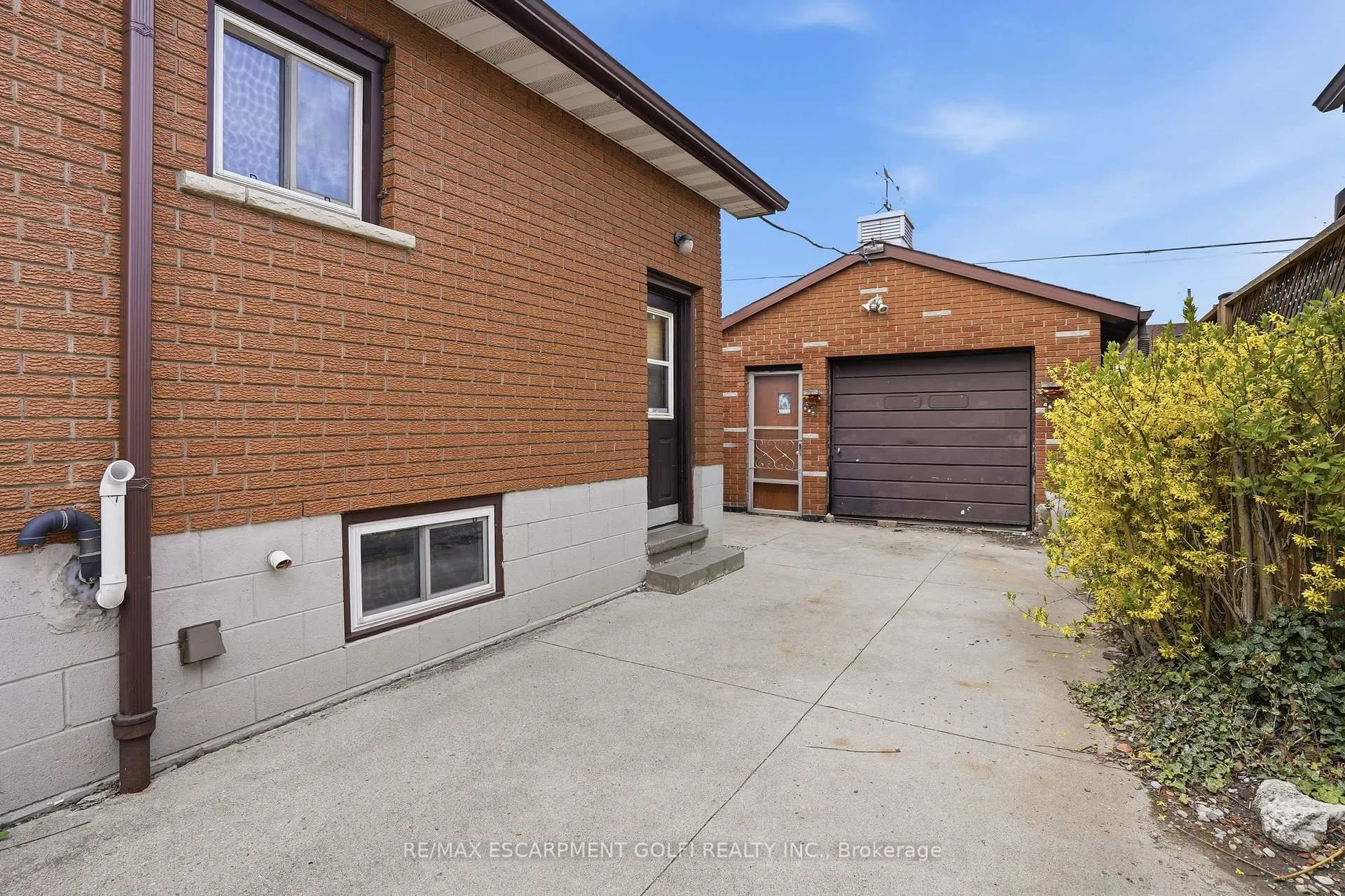 Photo 23 of 105 Tolton Avenue, Hamilton, Normanhurst — HOMEH