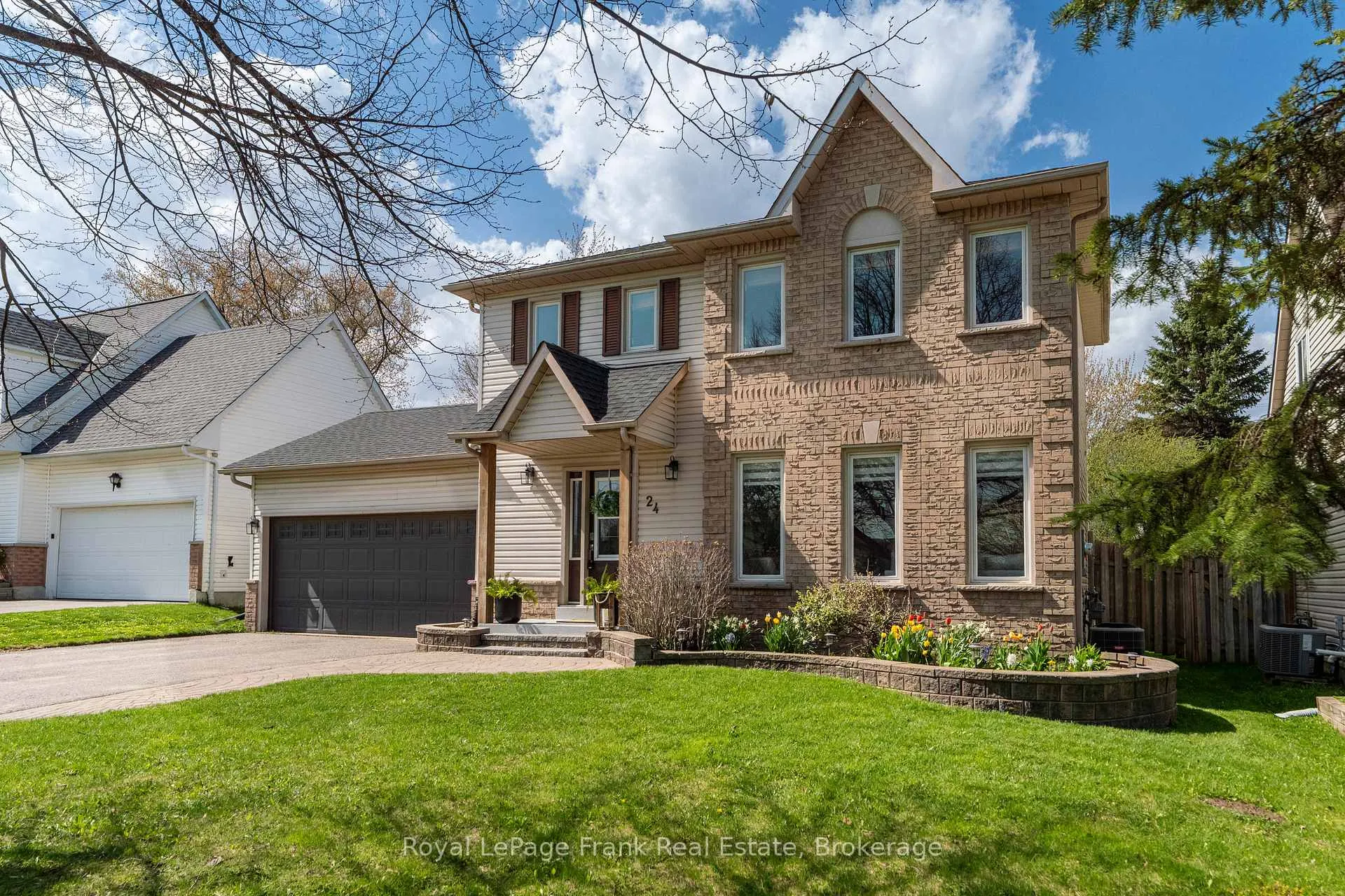 Photo 1 of 24 McGuire Crescent, Uxbridge — HOMEH