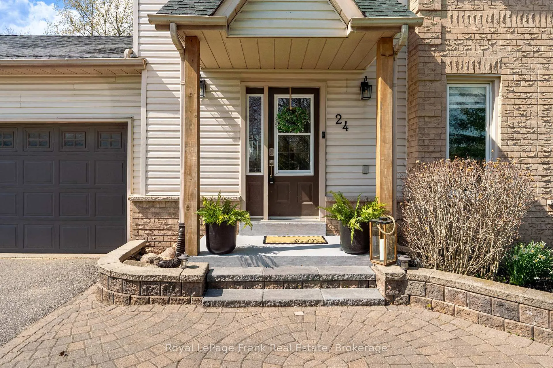 Photo 2 of 24 McGuire Crescent, Uxbridge — HOMEH