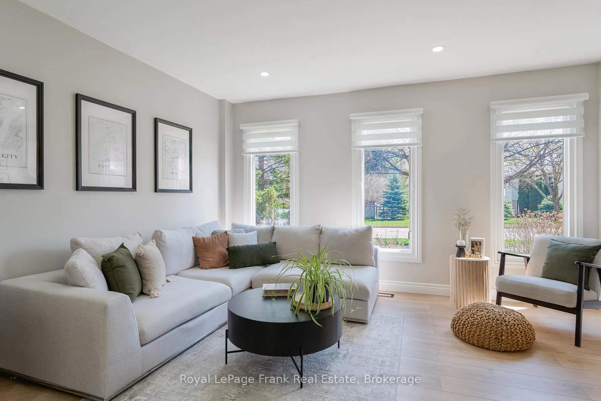 Photo 5 of 24 McGuire Crescent, Uxbridge — HOMEH