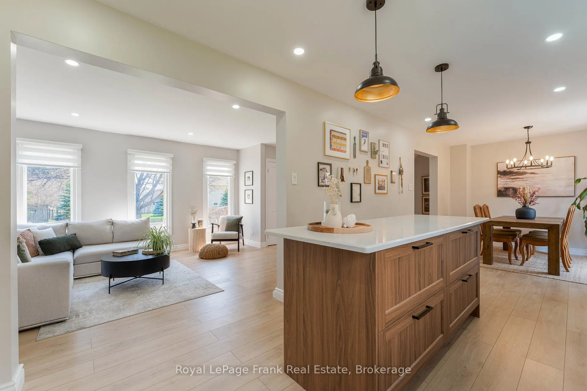 Photo 8 of 24 McGuire Crescent, Uxbridge — HOMEH