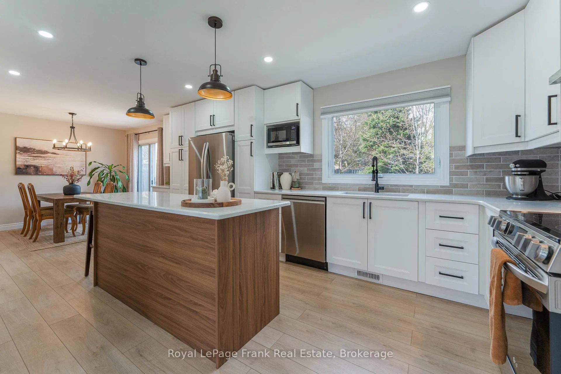 Photo 9 of 24 McGuire Crescent, Uxbridge — HOMEH