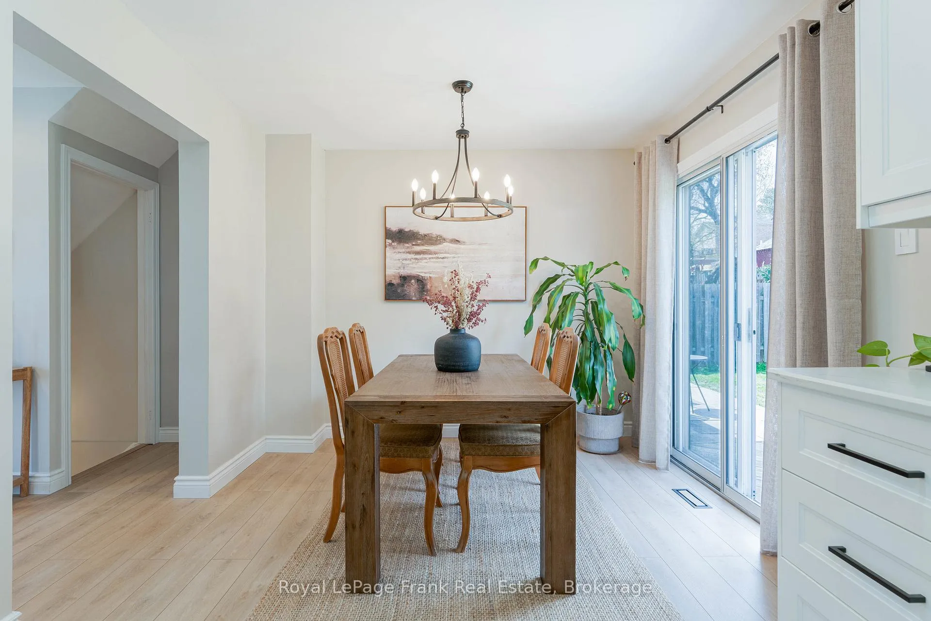 Photo 10 of 24 McGuire Crescent, Uxbridge — HOMEH