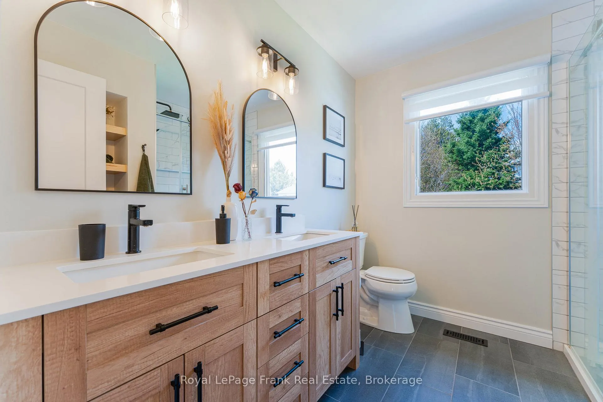 Photo 15 of 24 McGuire Crescent, Uxbridge — HOMEH
