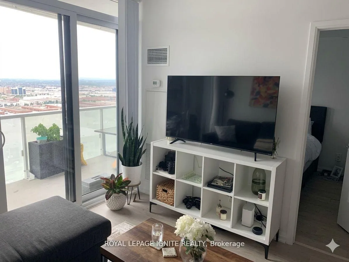Photo 2 of Unit 2512, 7895 Jane Street, Vaughan, Concord — HOMEH