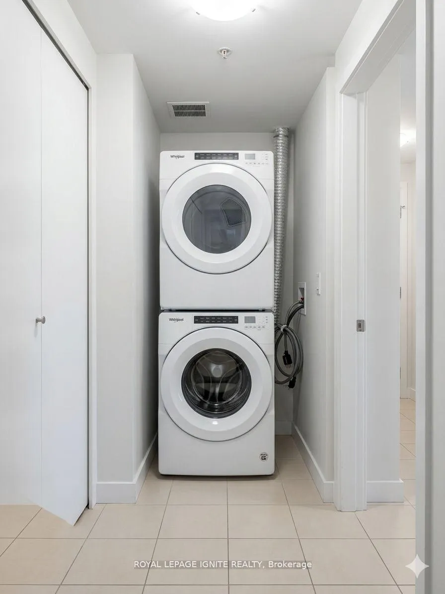 Photo 8 of Unit 2512, 7895 Jane Street, Vaughan, Concord — HOMEH