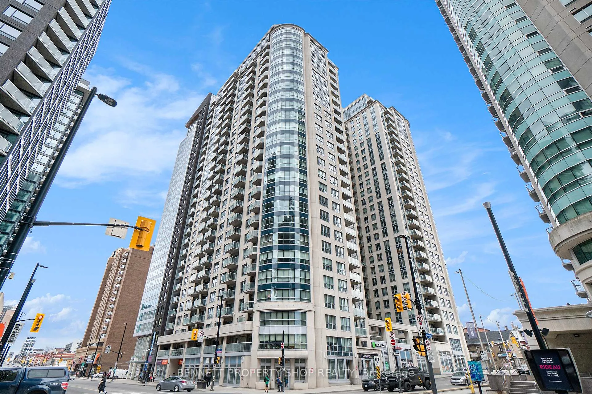 Front of Unit 807, 242 Rideau Street