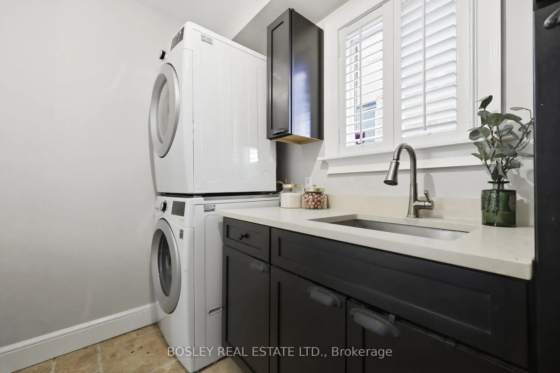 Photo 18 of 19 Cork Drive, Whitby, Pringle Creek — HOMEH