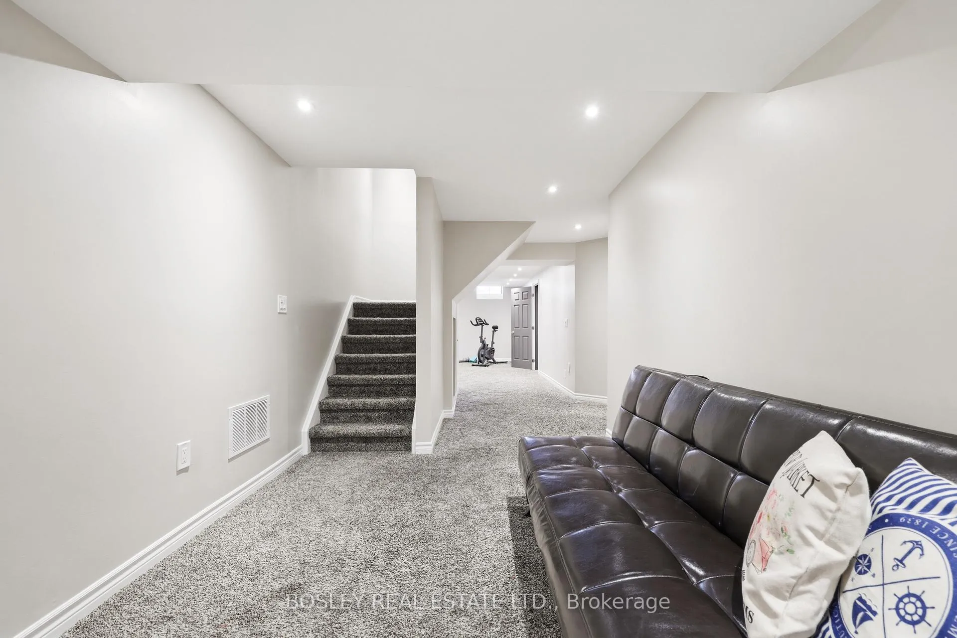 Photo 38 of 19 Cork Drive, Whitby, Pringle Creek — HOMEH