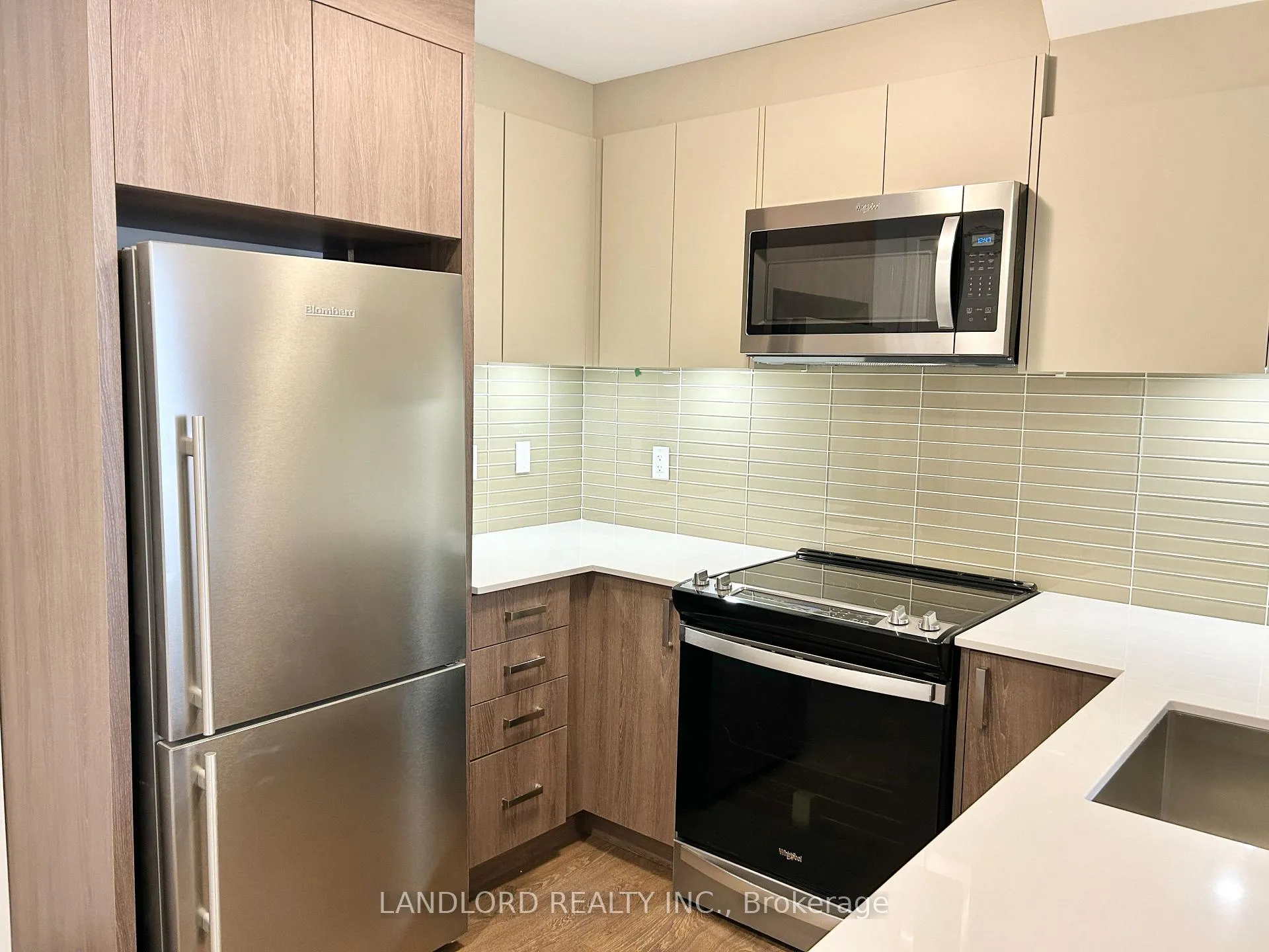 Photo 2 of Unit 4, 88 Turtle Island Road, Toronto, Englemount-Lawrence — HOMEH