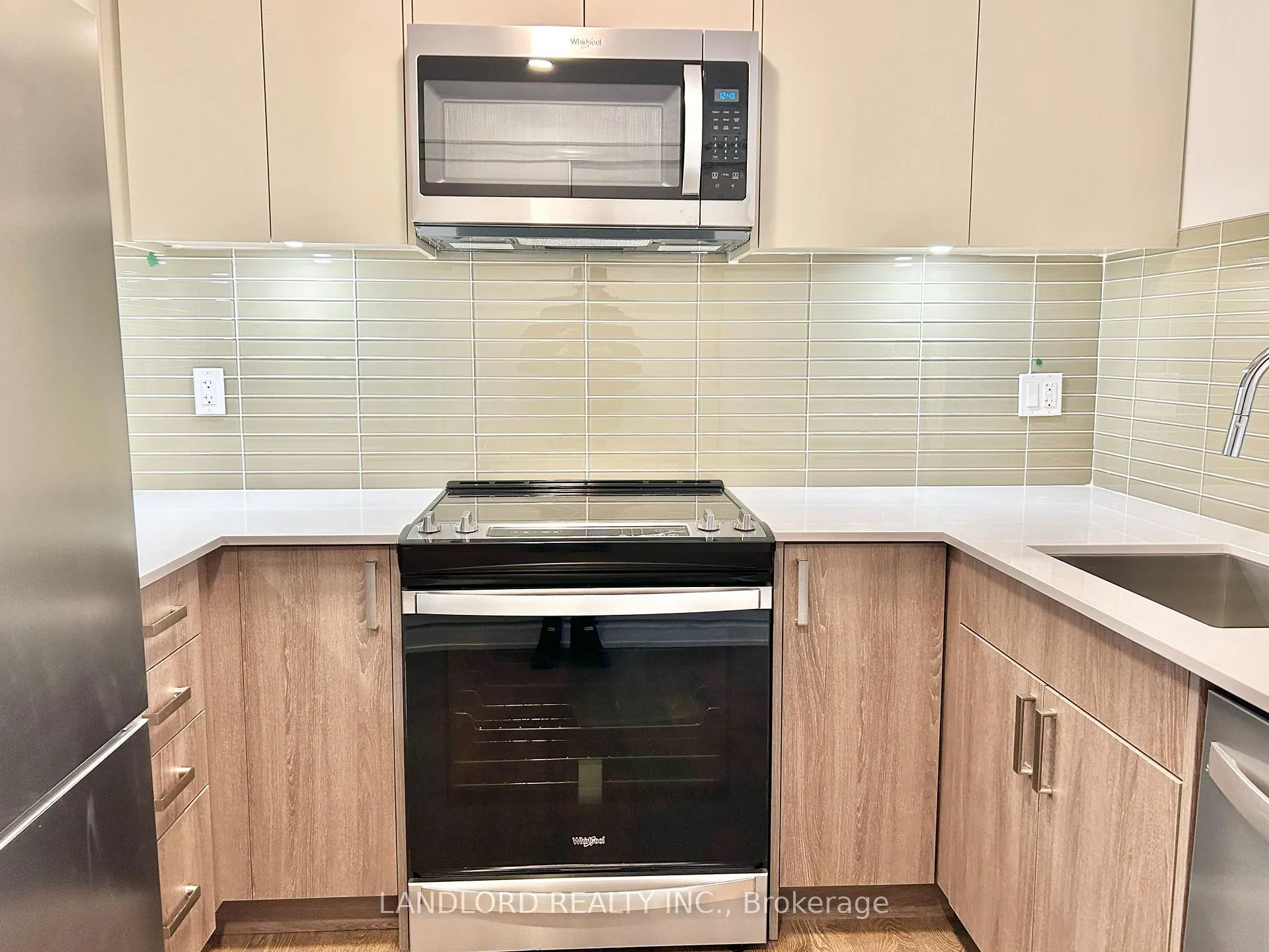 Photo 3 of Unit 4, 88 Turtle Island Road, Toronto, Englemount-Lawrence — HOMEH