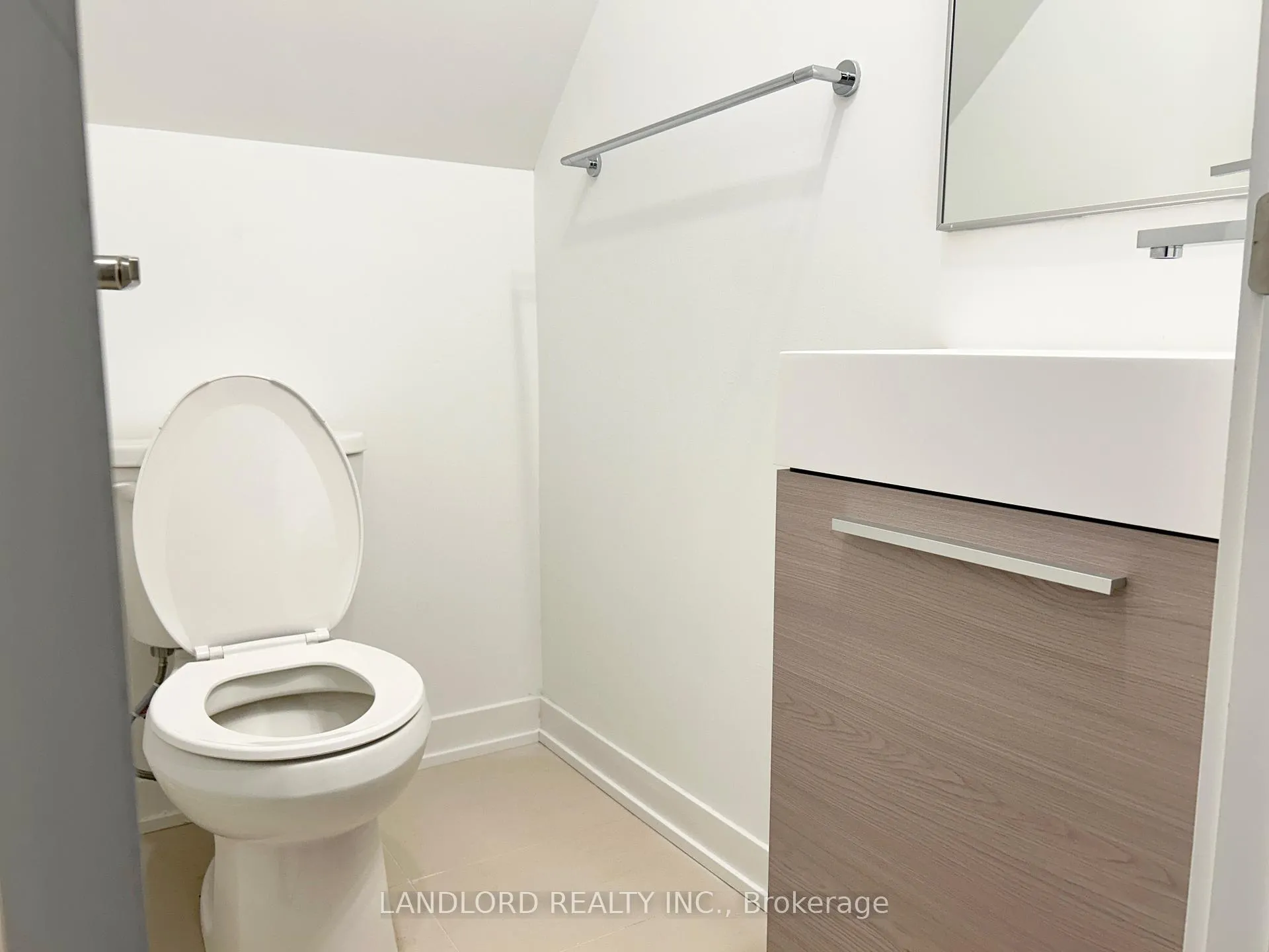 Photo 11 of Unit 4, 88 Turtle Island Road, Toronto, Englemount-Lawrence — HOMEH