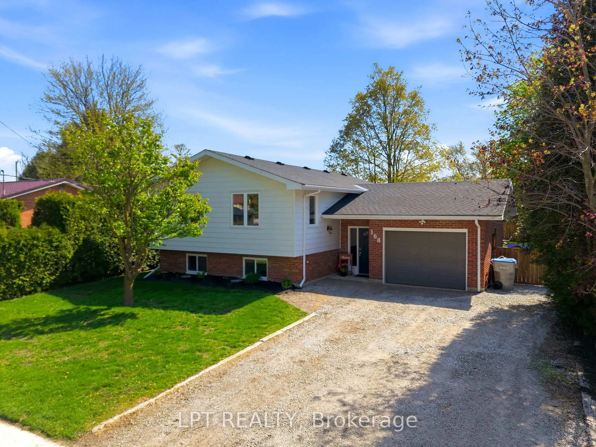 Photo 2 of 168 Ann Street, North Middlesex, Parkhill — HOMEH