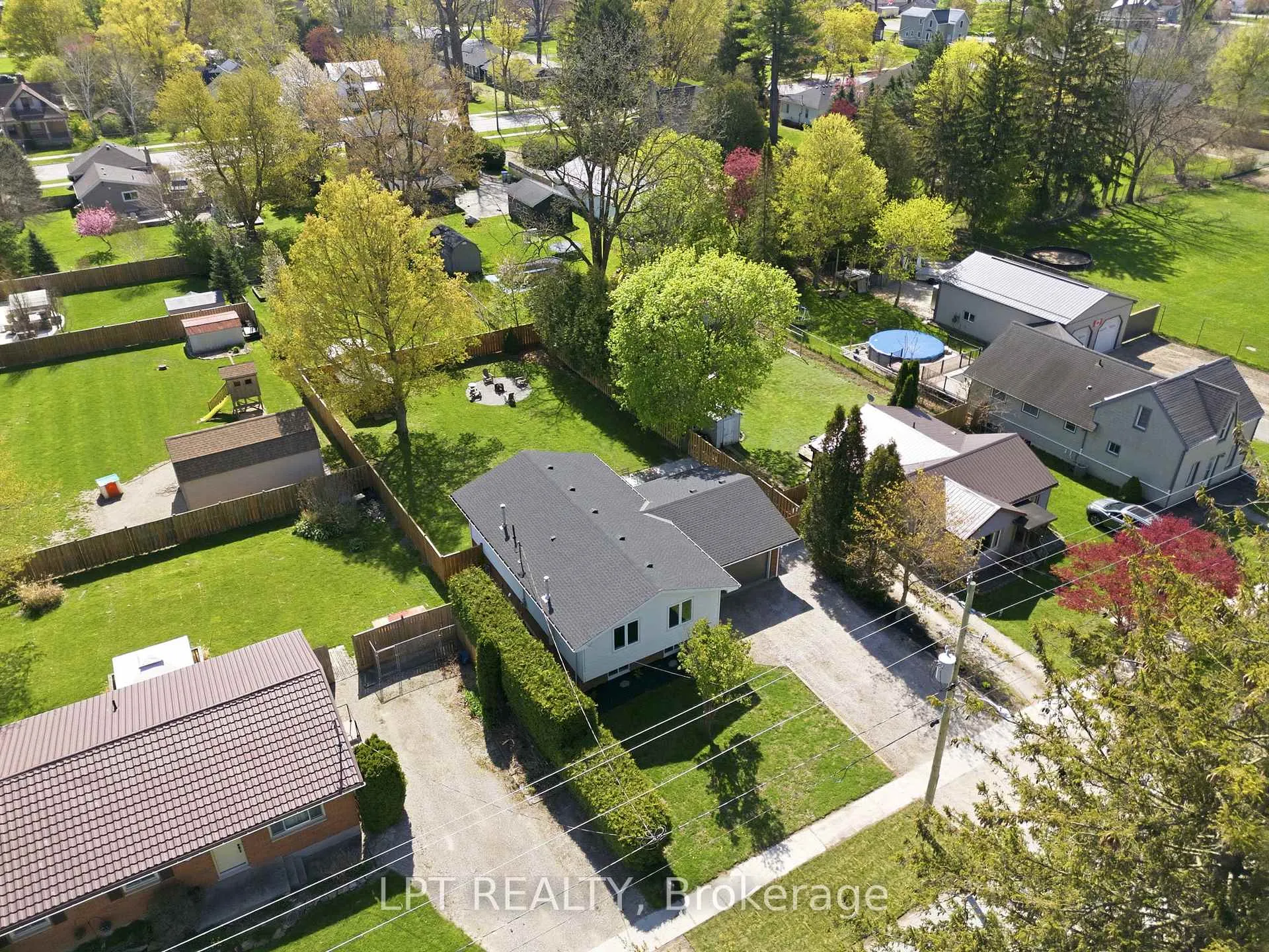 Photo 4 of 168 Ann Street, North Middlesex, Parkhill — HOMEH