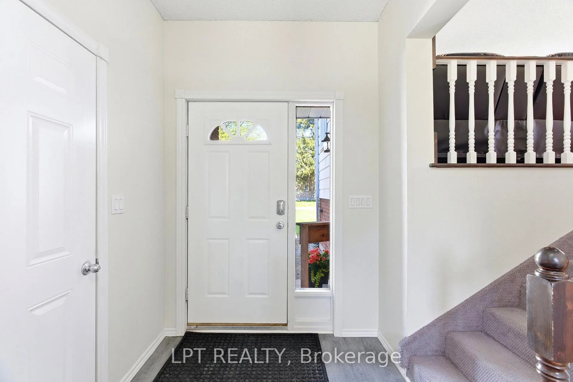 Photo 5 of 168 Ann Street, North Middlesex, Parkhill — HOMEH