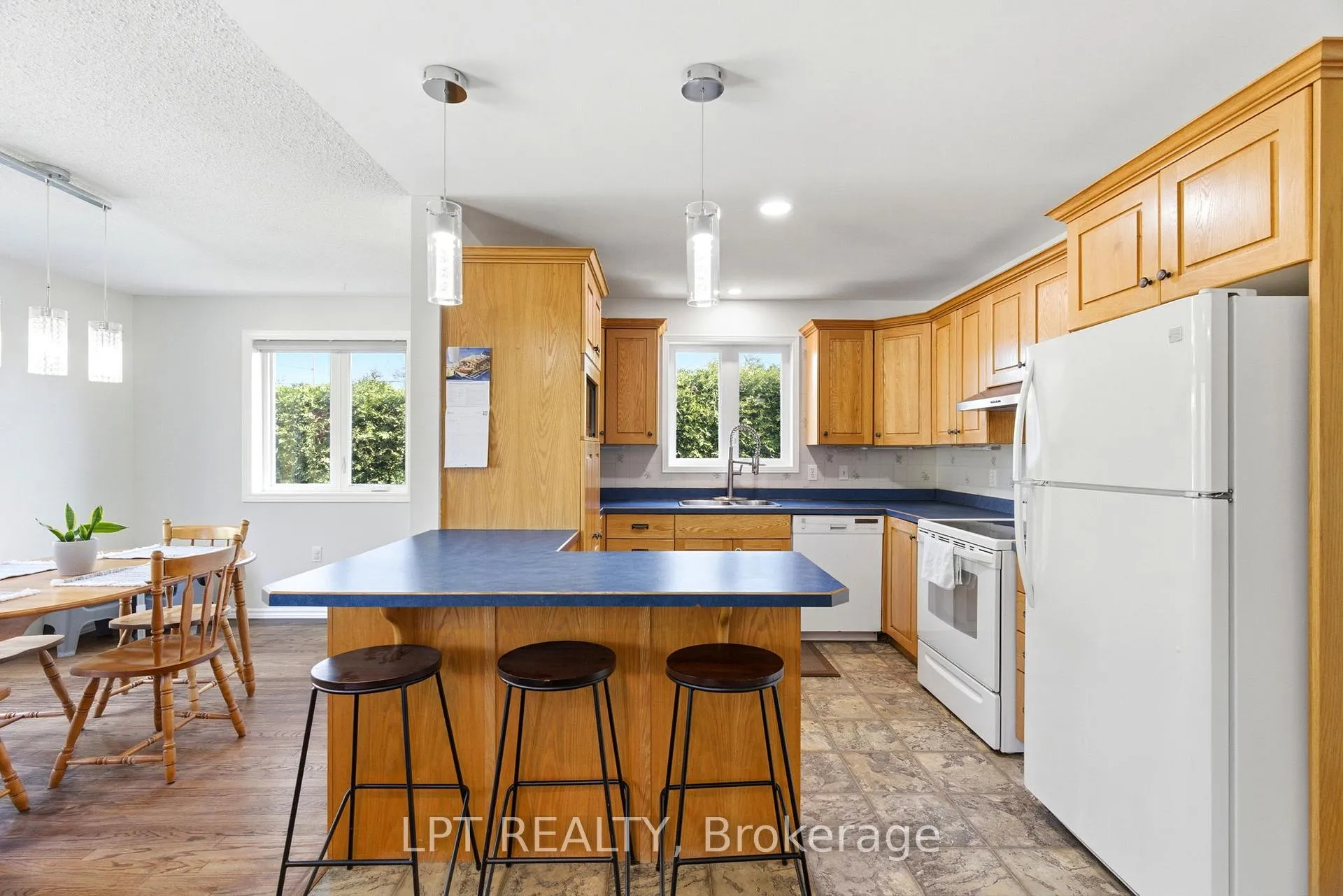 Photo 7 of 168 Ann Street, North Middlesex, Parkhill — HOMEH