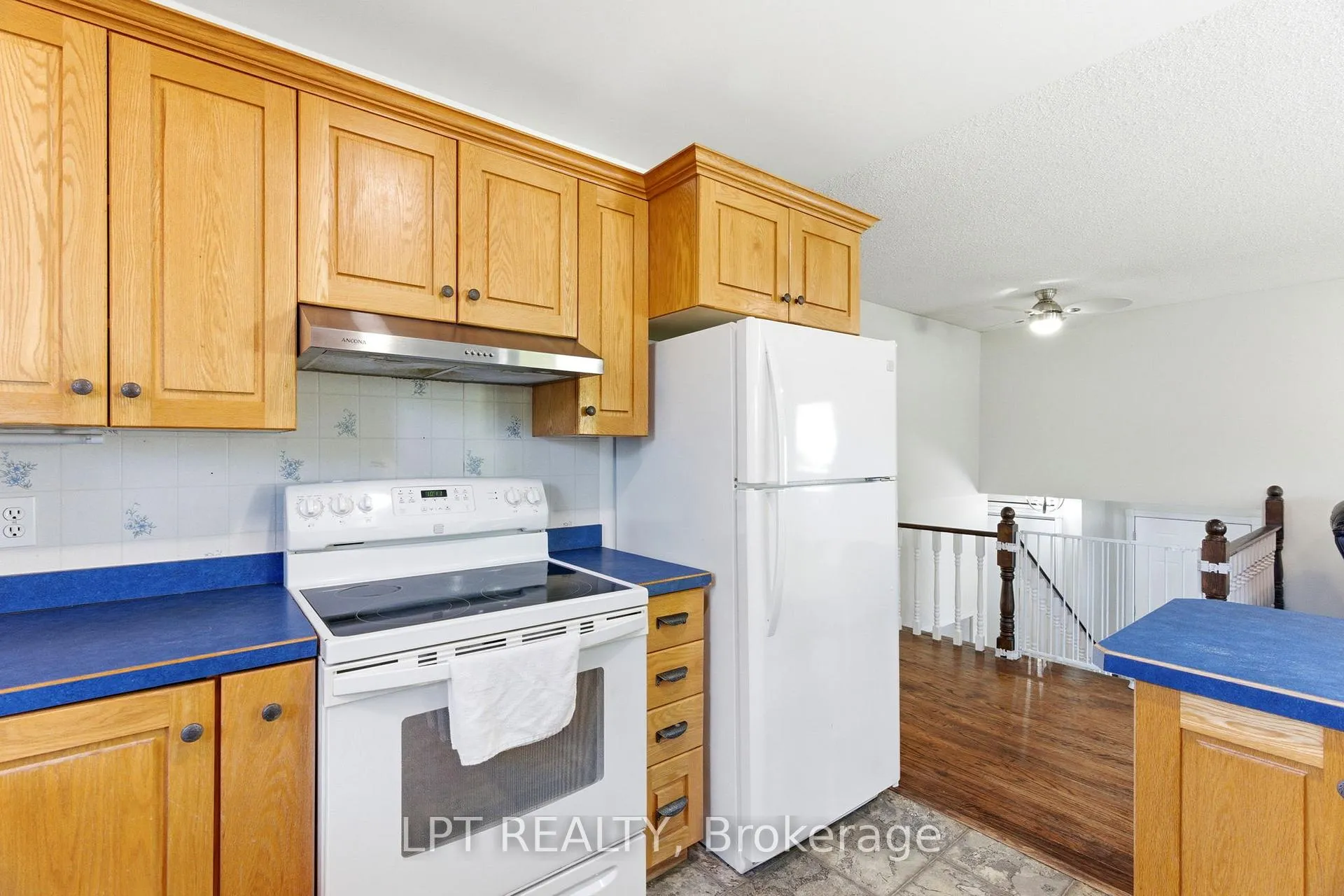 Photo 10 of 168 Ann Street, North Middlesex, Parkhill — HOMEH