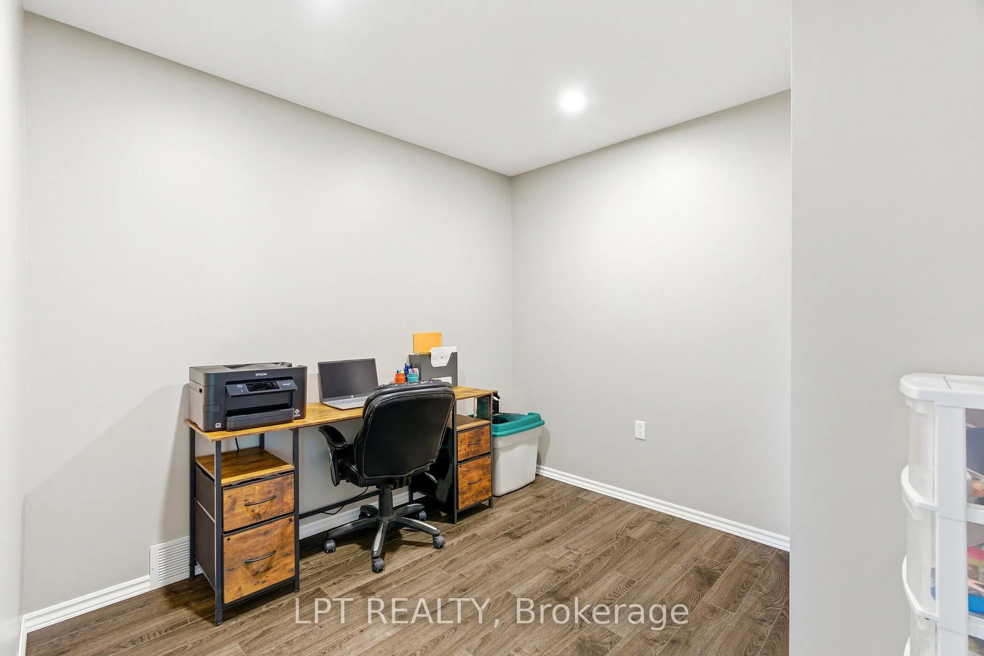 Photo 17 of 168 Ann Street, North Middlesex, Parkhill — HOMEH