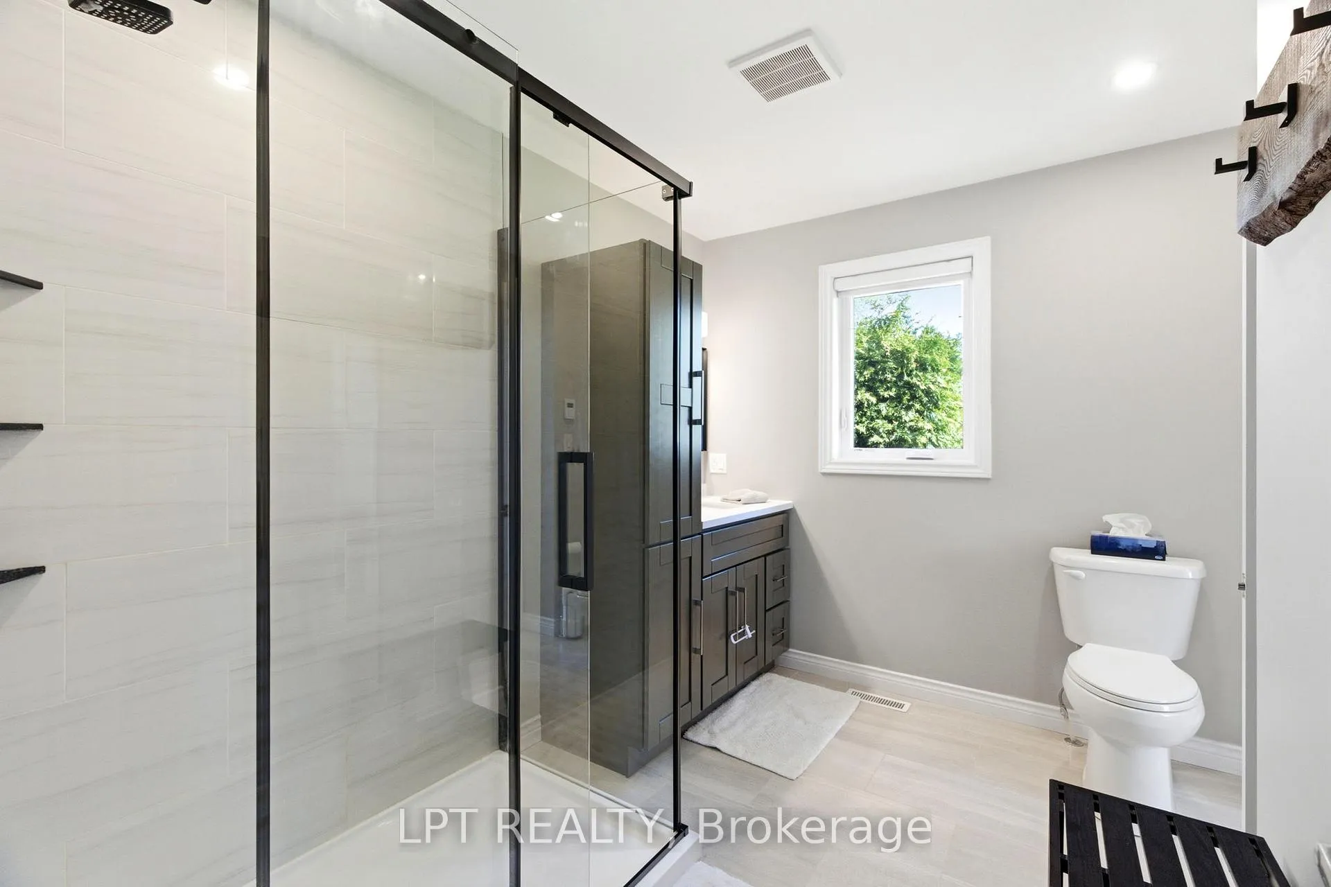 Photo 18 of 168 Ann Street, North Middlesex, Parkhill — HOMEH