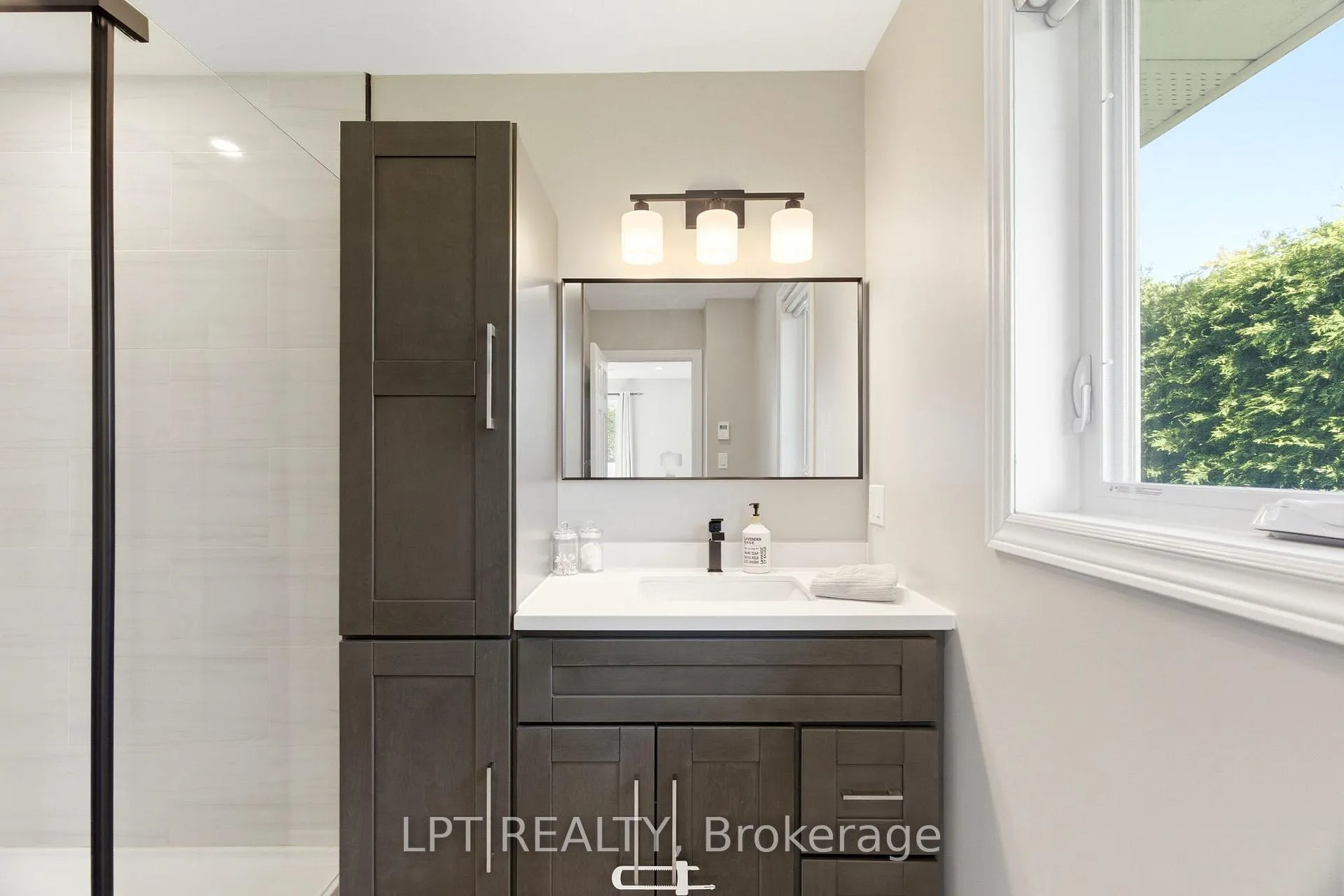Photo 19 of 168 Ann Street, North Middlesex, Parkhill — HOMEH
