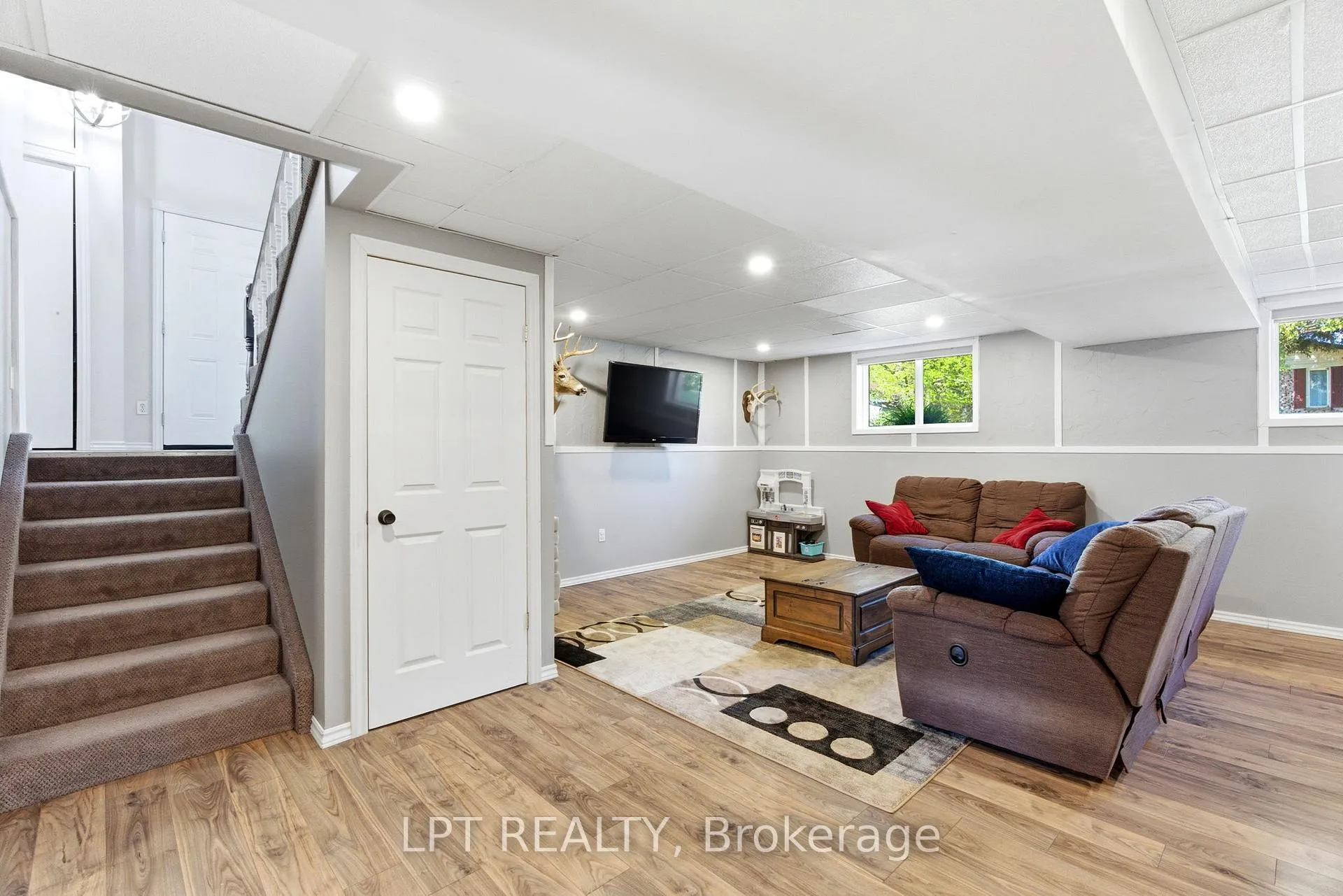 Photo 31 of 168 Ann Street, North Middlesex, Parkhill — HOMEH