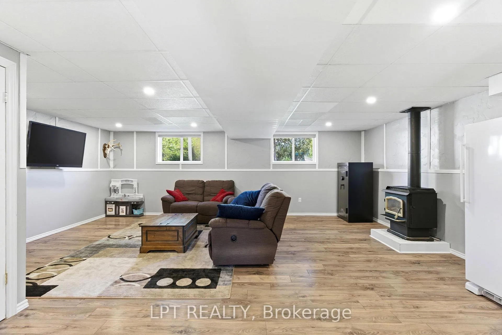 Photo 32 of 168 Ann Street, North Middlesex, Parkhill — HOMEH