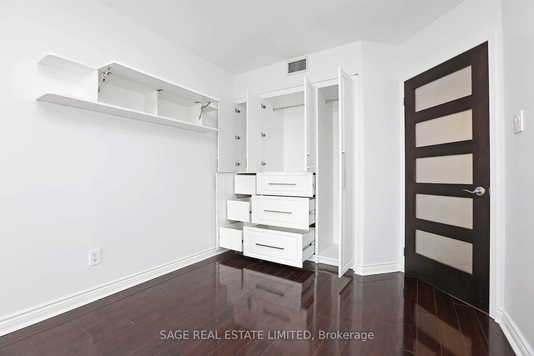 Photo 9 of Unit 705, 7 Broadway Avenue, Toronto, Mount Pleasant West — HOMEH