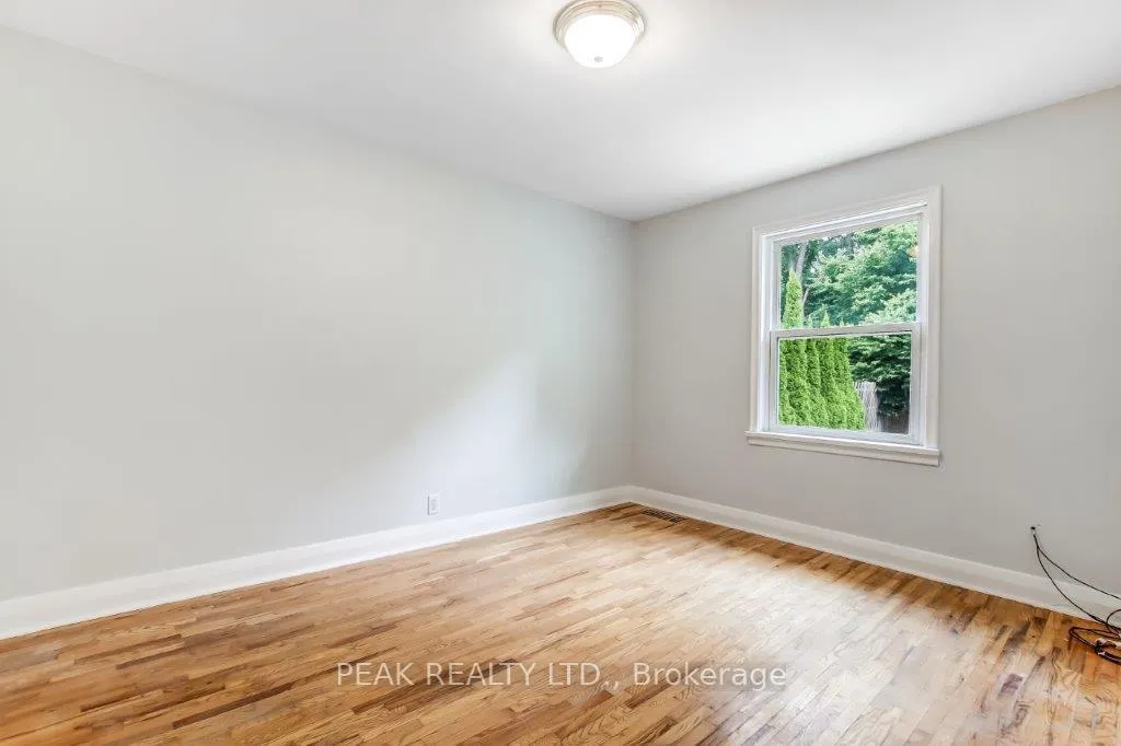 Photo 6 of 25 Henry Street, Brantford, Terrace Hill — HOMEH