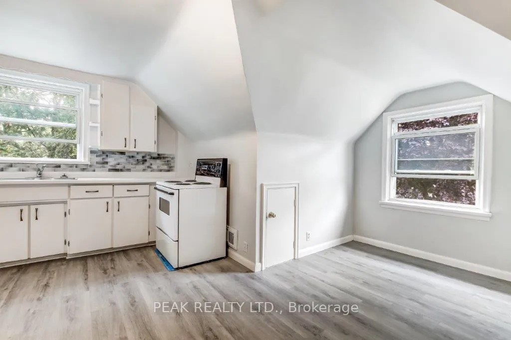Photo 10 of 25 Henry Street, Brantford, Terrace Hill — HOMEH