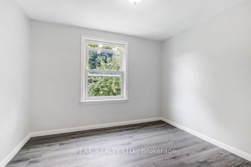 Photo 12 of 25 Henry Street, Brantford, Terrace Hill — HOMEH