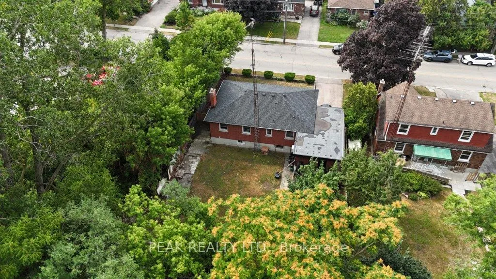 Photo 21 of 25 Henry Street, Brantford, Terrace Hill — HOMEH