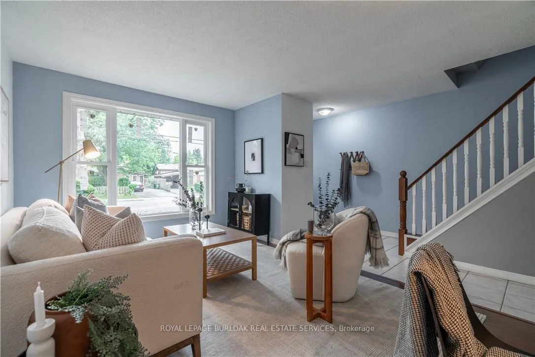 Photo 3 of Unit 16, 117 Bonaventure Drive, Hamilton, Gilbert — HOMEH