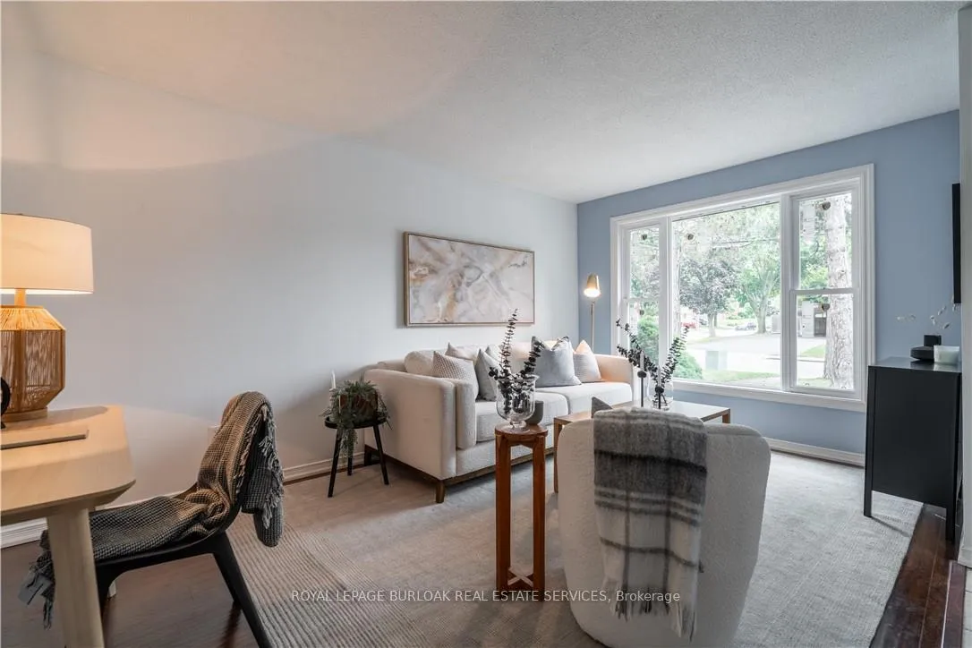 Photo 5 of Unit 16, 117 Bonaventure Drive, Hamilton, Gilbert — HOMEH