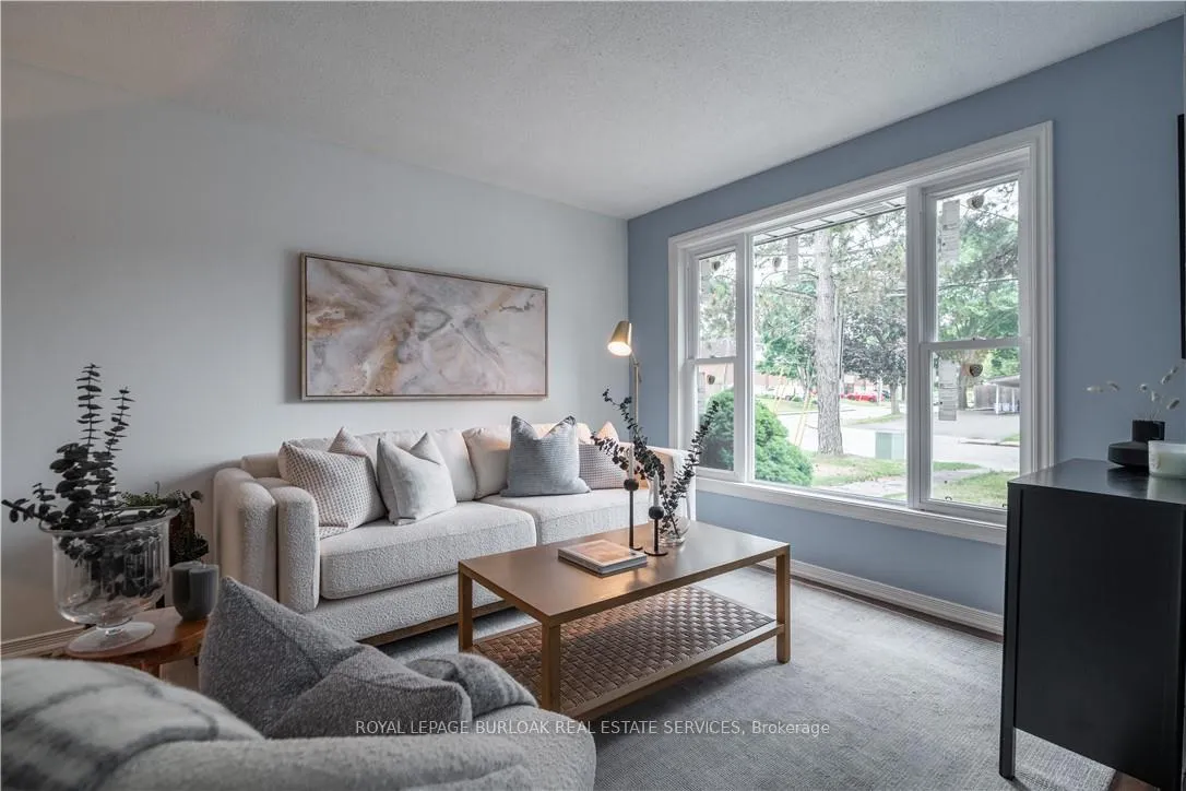 Photo 6 of Unit 16, 117 Bonaventure Drive, Hamilton, Gilbert — HOMEH