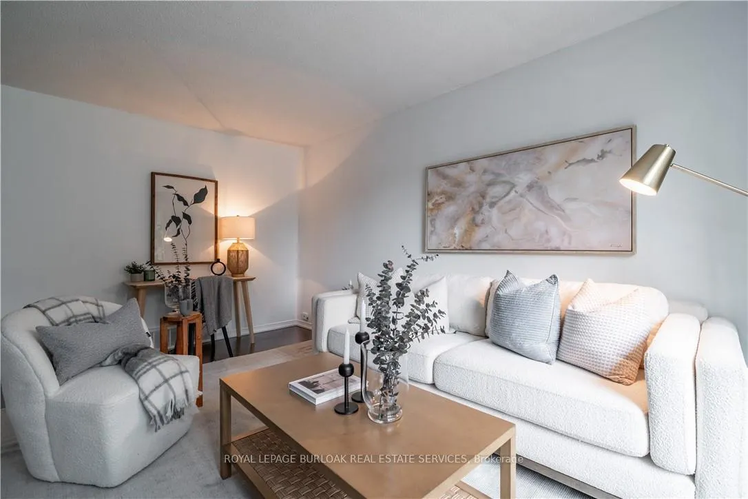 Photo 7 of Unit 16, 117 Bonaventure Drive, Hamilton, Gilbert — HOMEH