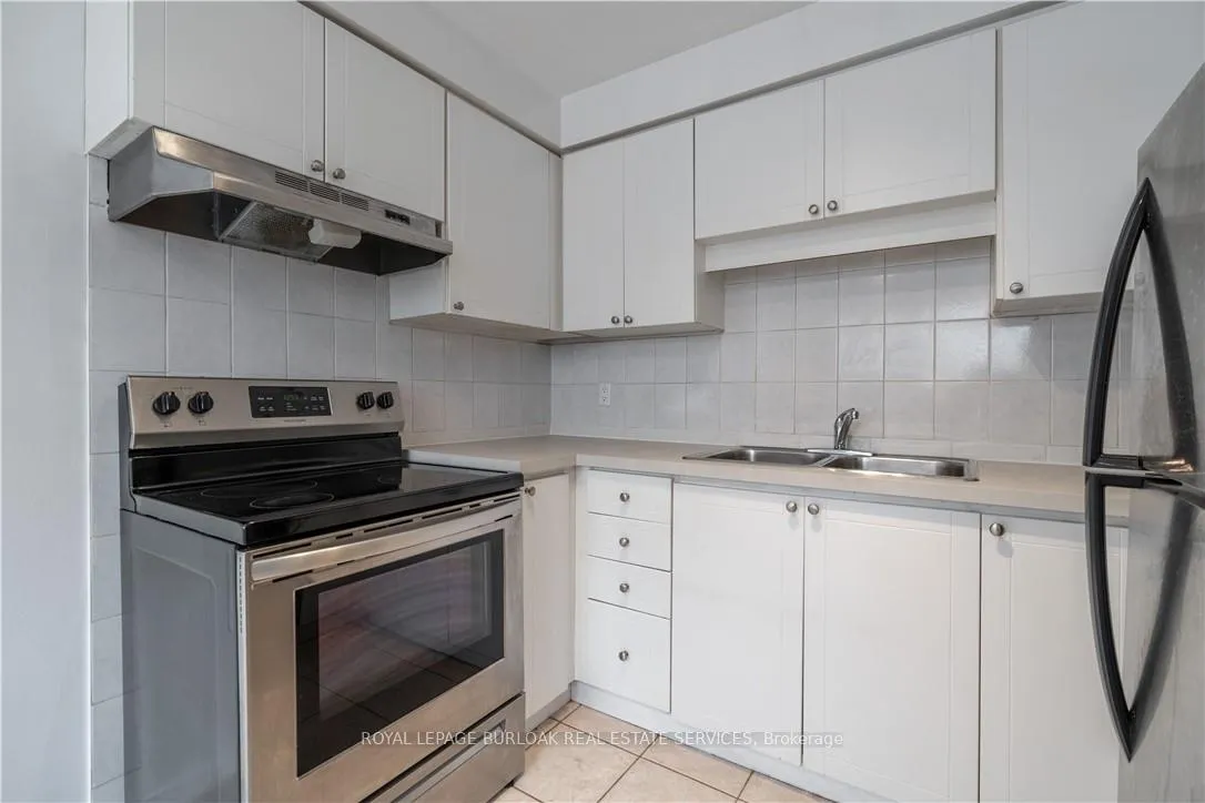 Photo 9 of Unit 16, 117 Bonaventure Drive, Hamilton, Gilbert — HOMEH