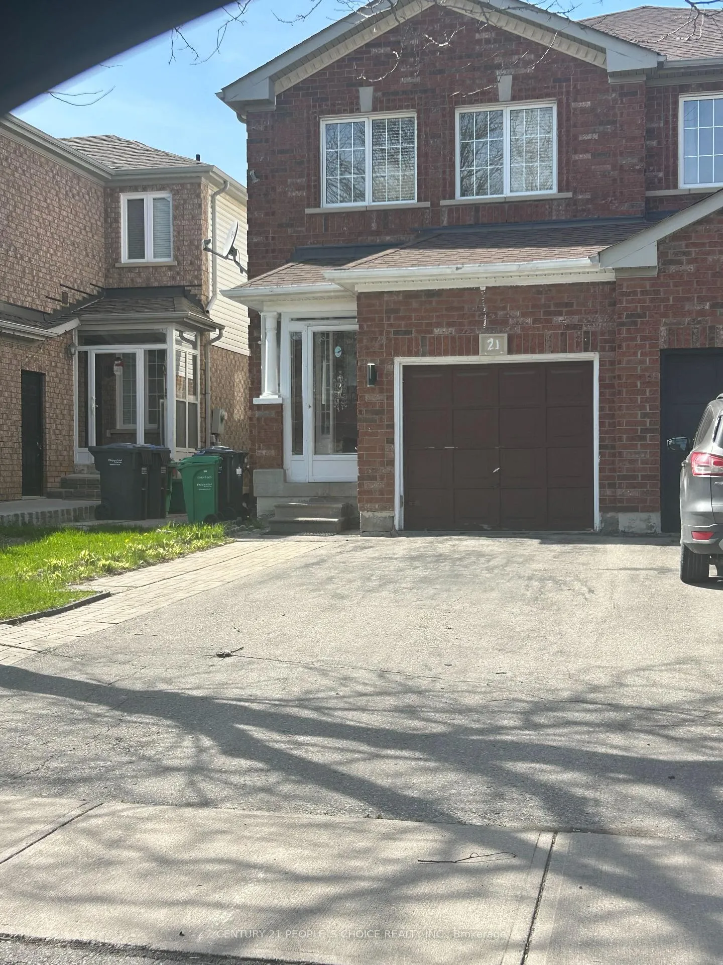 Front of 21 Cordgrass Crescent