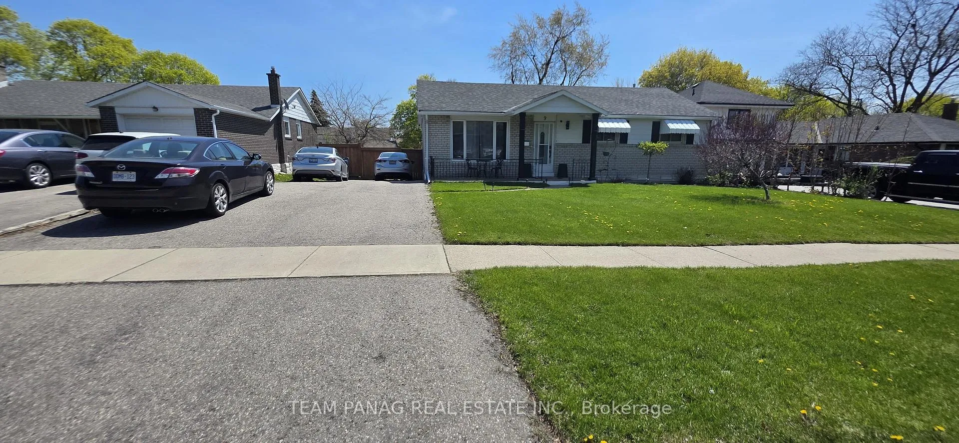 Photo 1 of 9 Appleby Drive, Brampton, Avondale — HOMEH