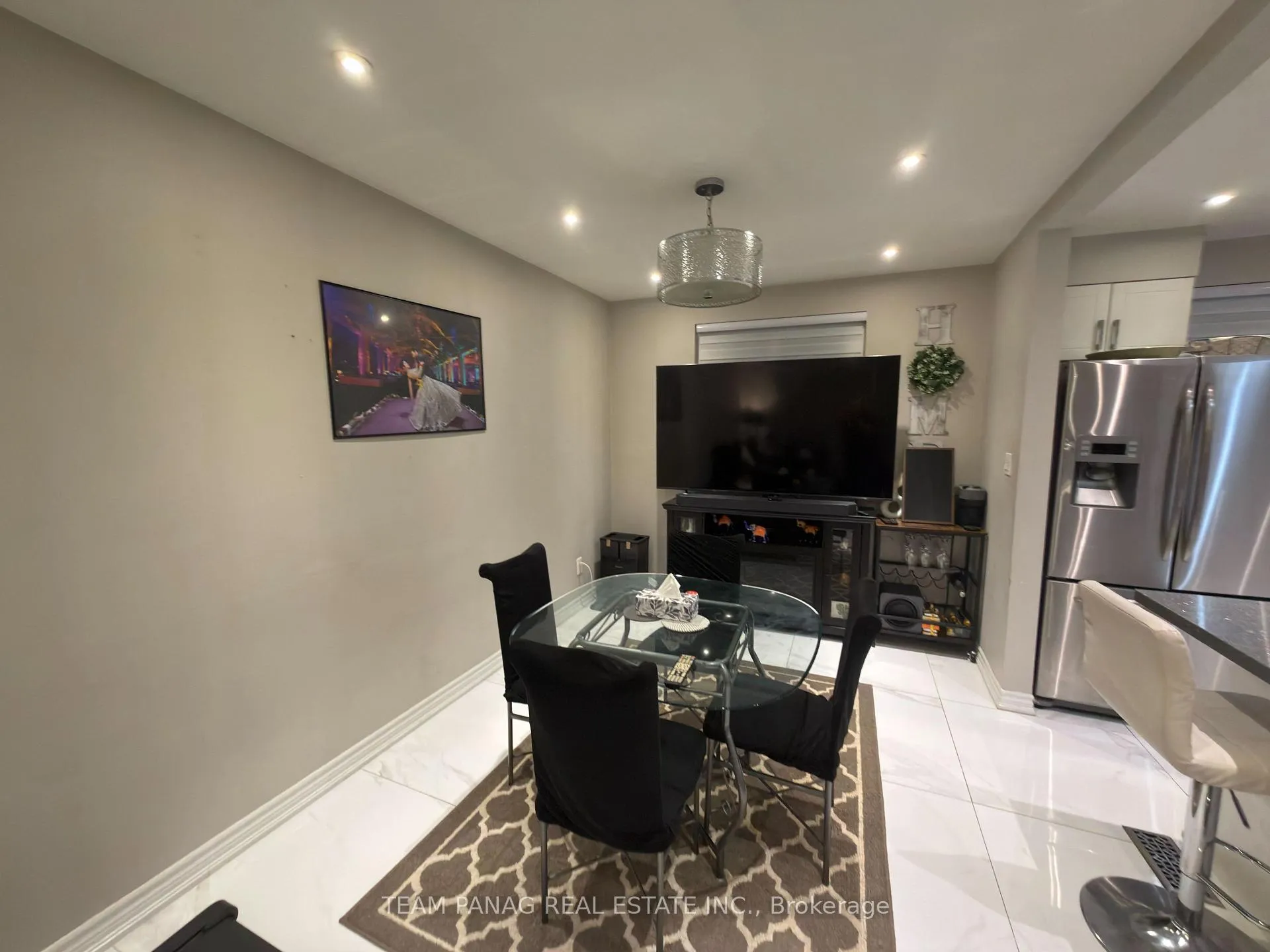 Photo 5 of 9 Appleby Drive, Brampton, Avondale — HOMEH