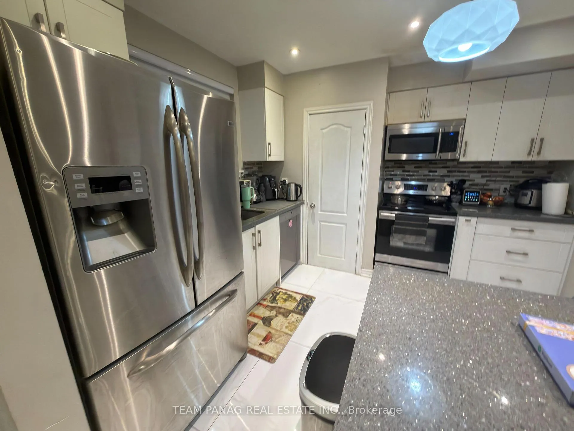 Photo 8 of 9 Appleby Drive, Brampton, Avondale — HOMEH