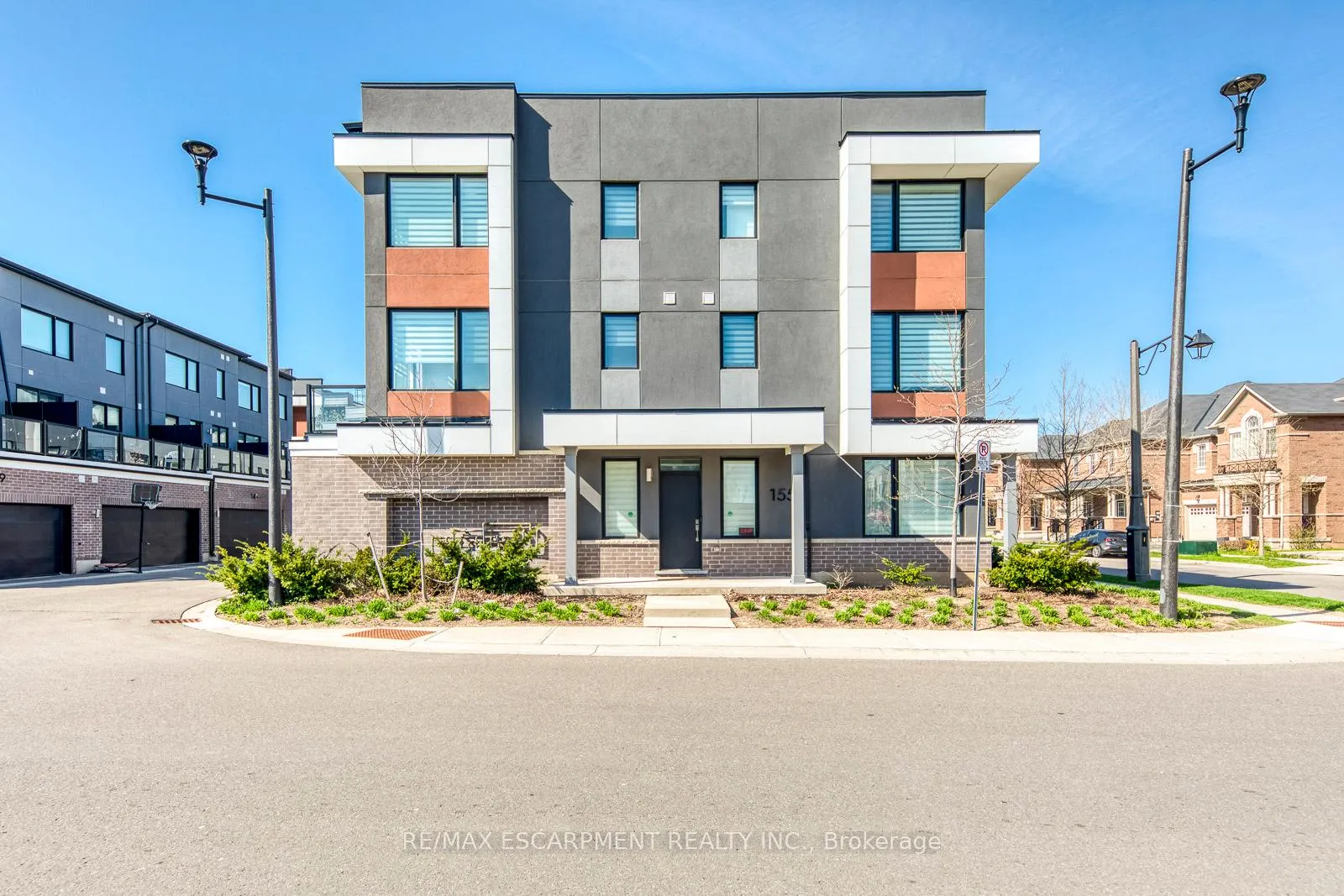 Front of 155 Grovewood Common