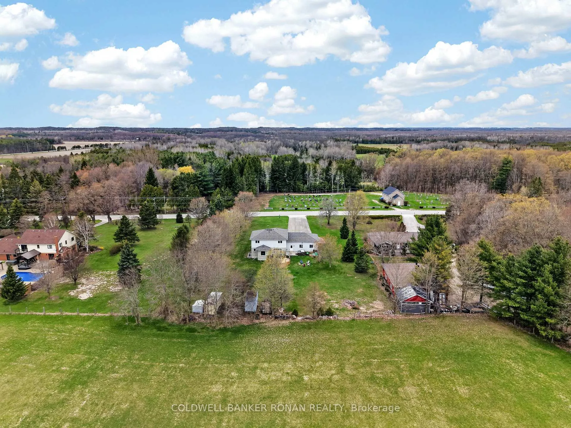 Photo 49 of 4269 Concession 12, Clearview, Rural Clearview — HOMEH