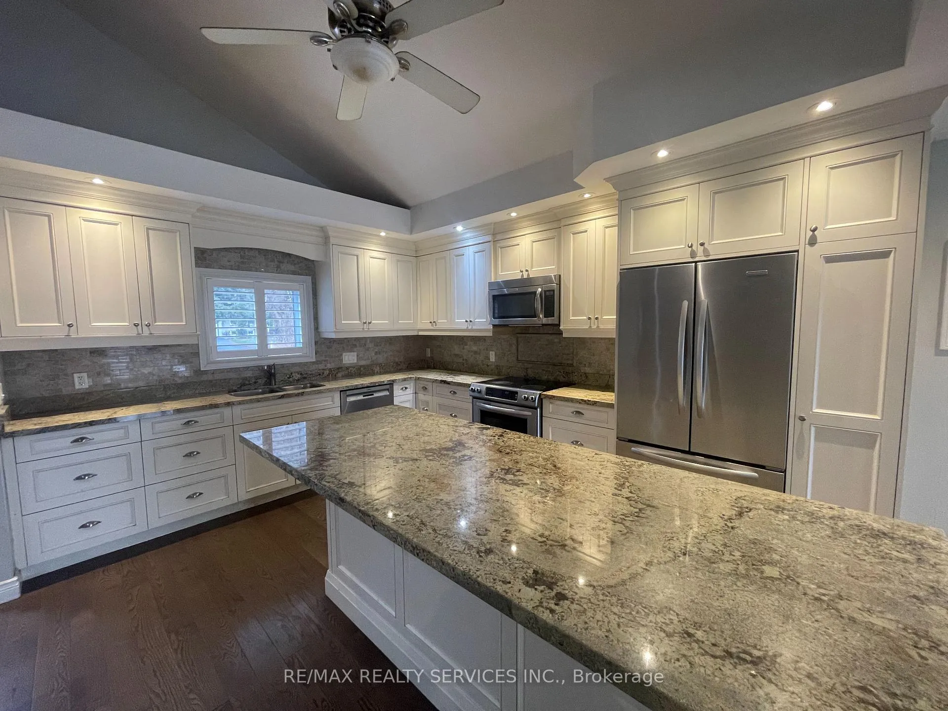 Photo 2 of 109 River Road, Brampton, Huttonville — HOMEH