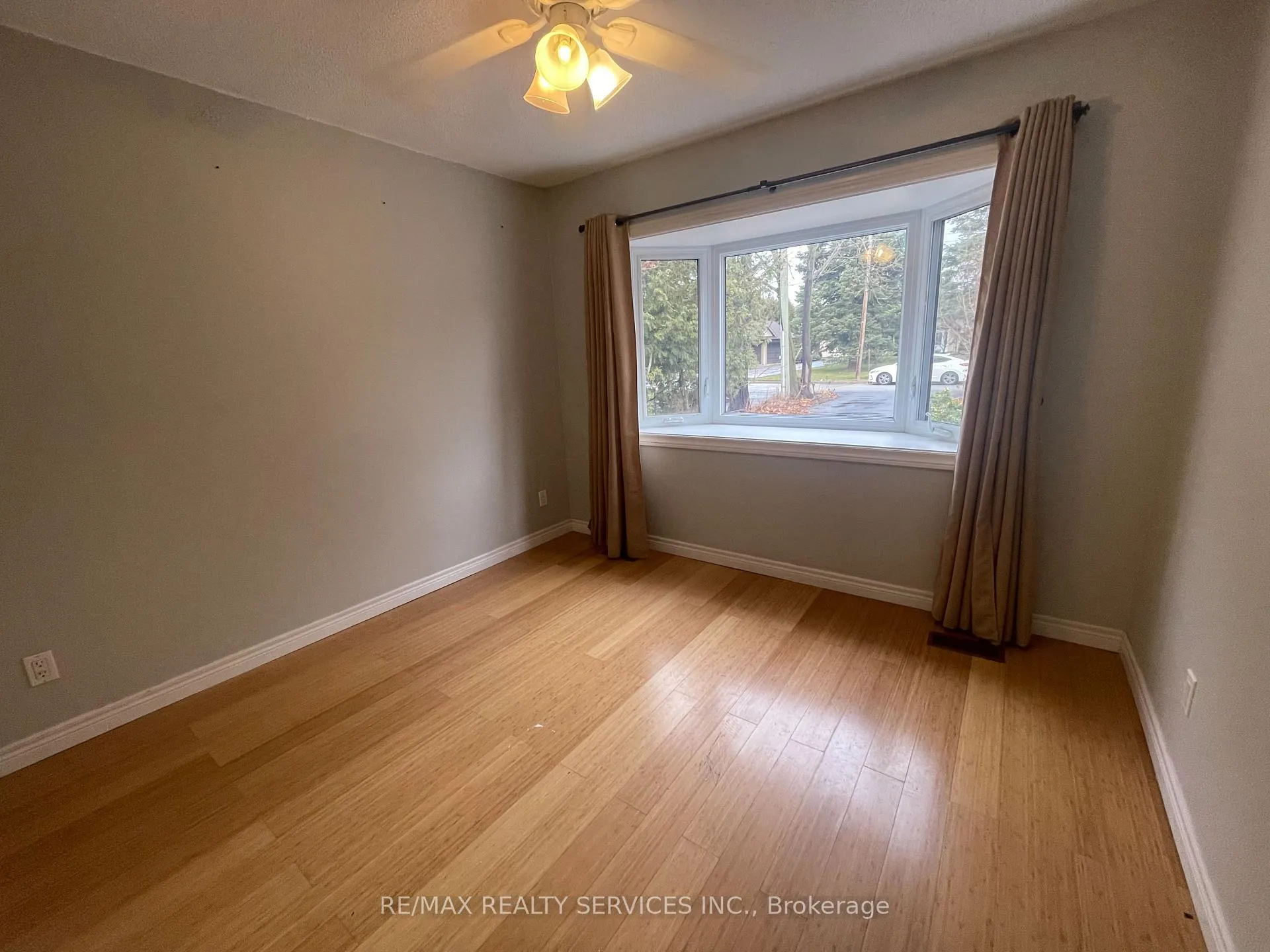 Photo 11 of 109 River Road, Brampton, Huttonville — HOMEH