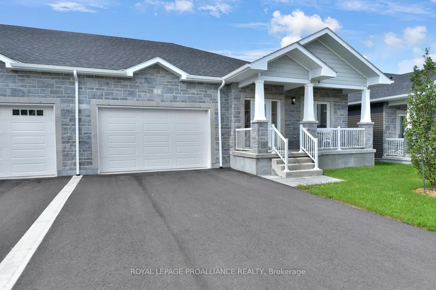 Photo 1 of 29 Douglas Marshall Crescent, Brockville — HOMEH