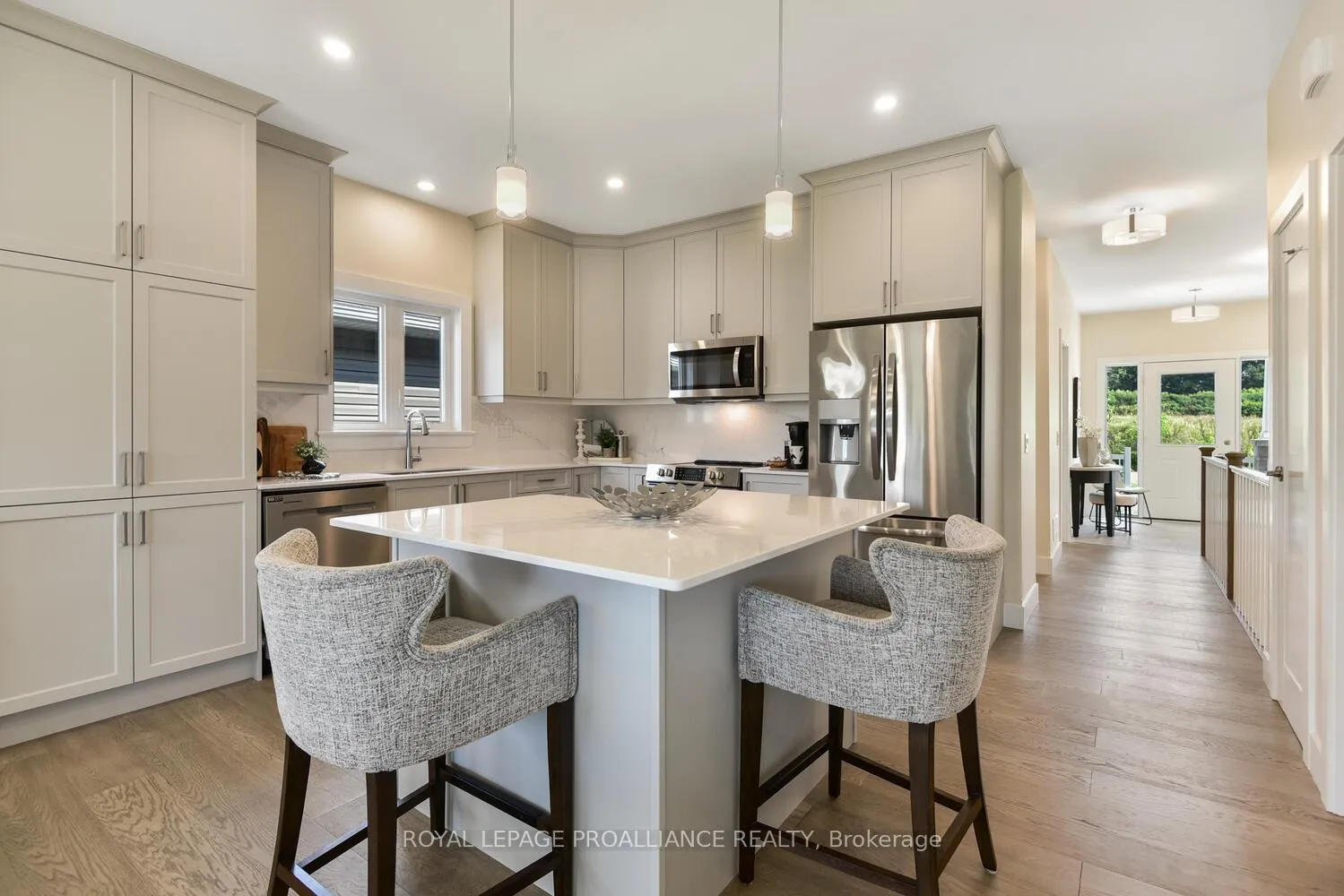 Photo 11 of 29 Douglas Marshall Crescent, Brockville — HOMEH